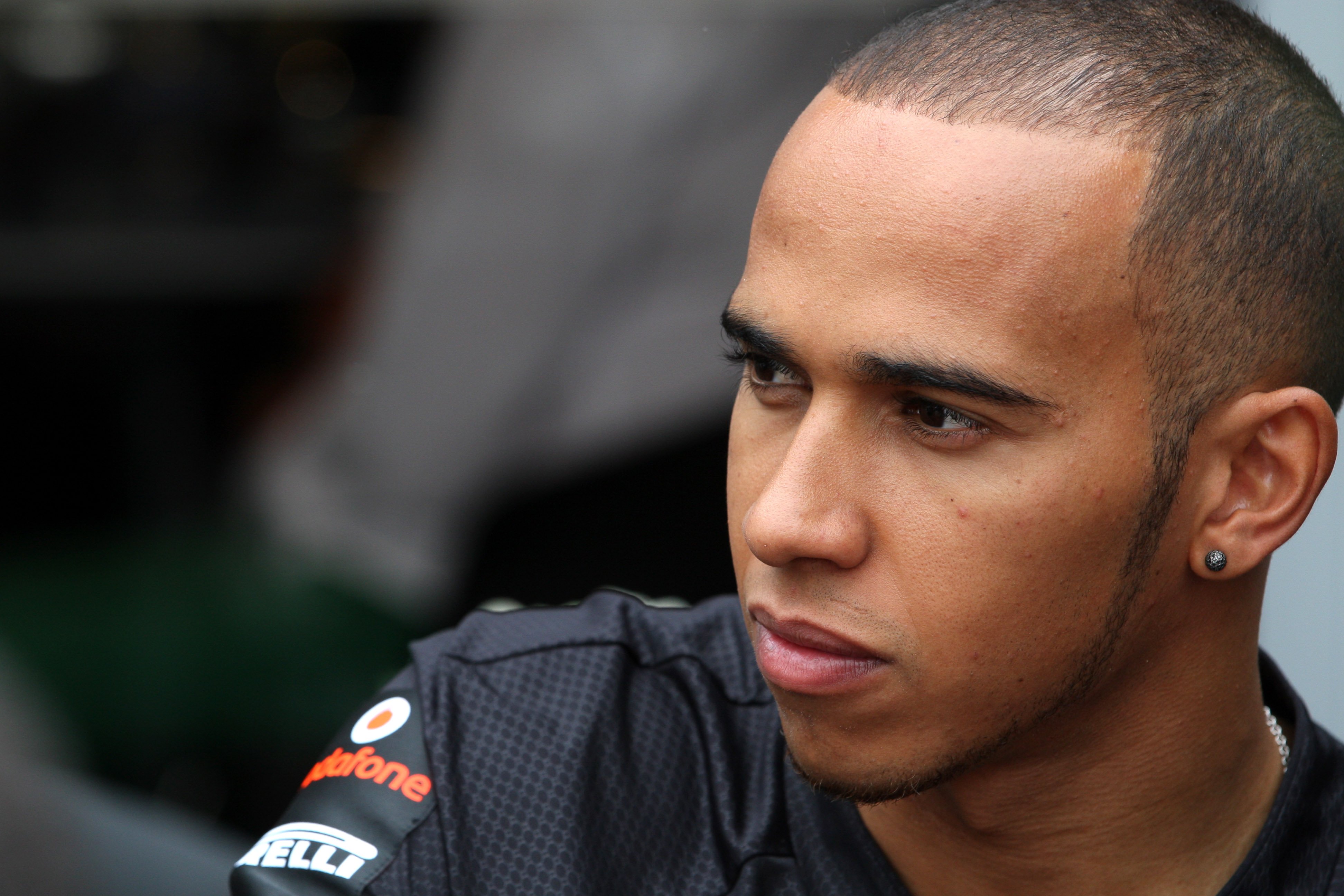 Management Hamilton ontkent contact met Red Bull