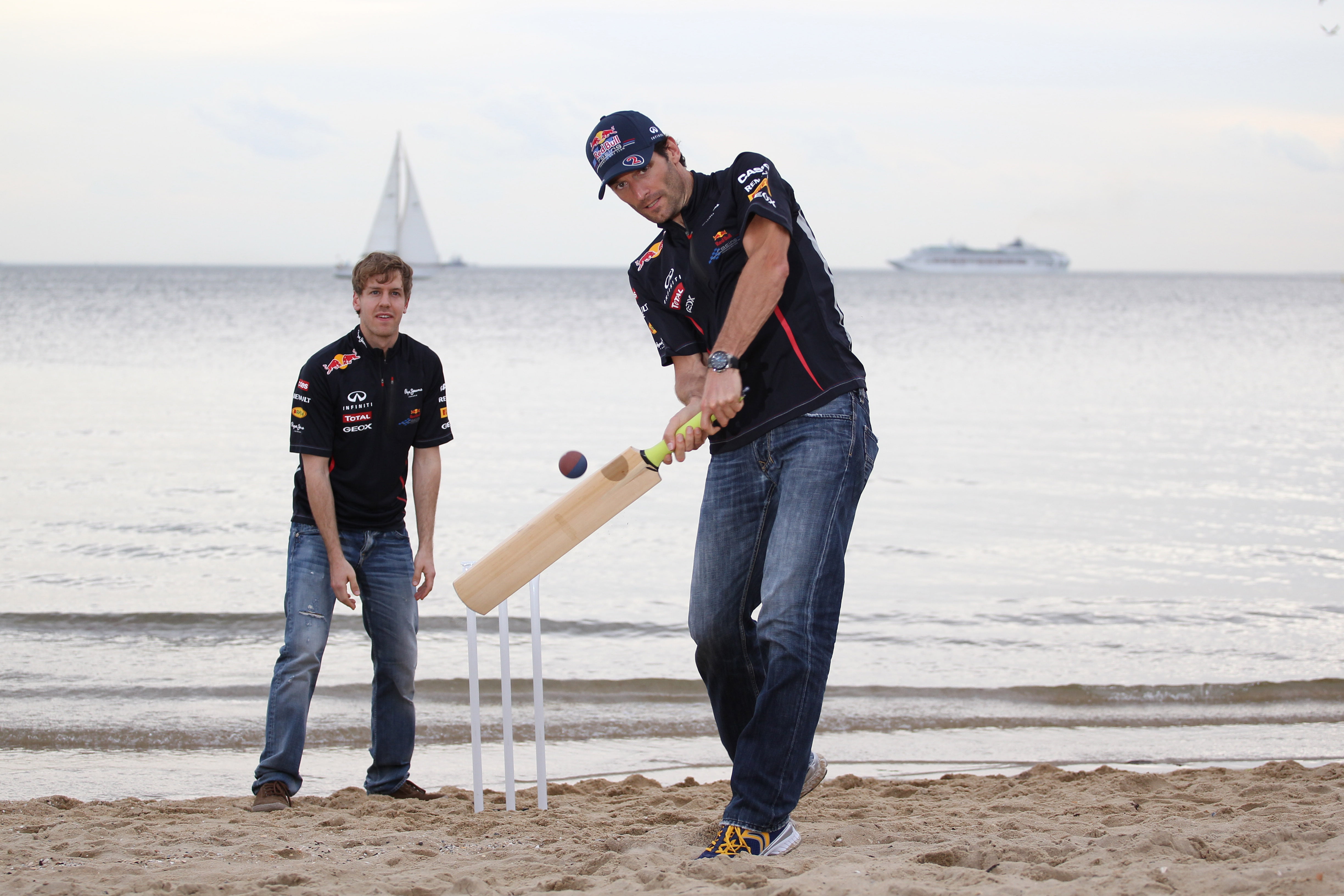 Webber weet niet of Red Bull het sterkste team is